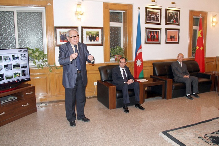 Azerbaijani Embassy in Beijing commemorates national leader Heydar Aliyev